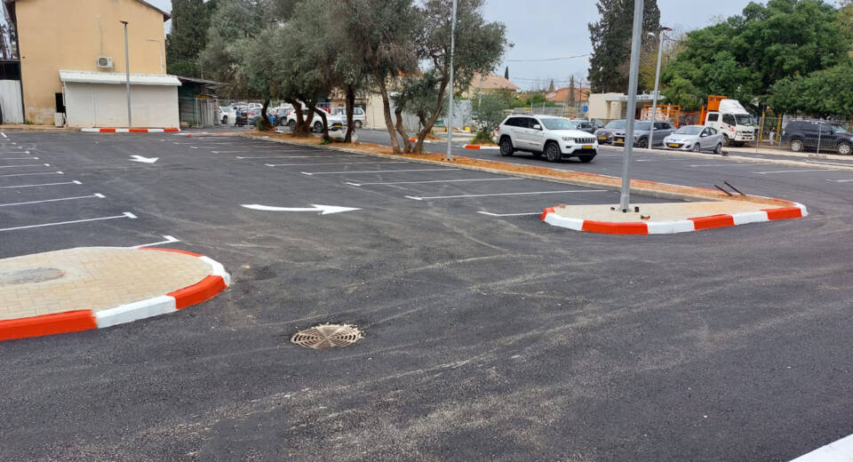 The Heroes' Garden complex parking lot and business center project has been completed, the founders - Harel Shevkarkur.