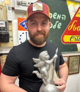 Bar-Gindi-creates-and-hosts-the-podcast-People-and-Collectors-e1749207329680-262x300 Bar Gindi creates and hosts the podcast People and Collectors,
