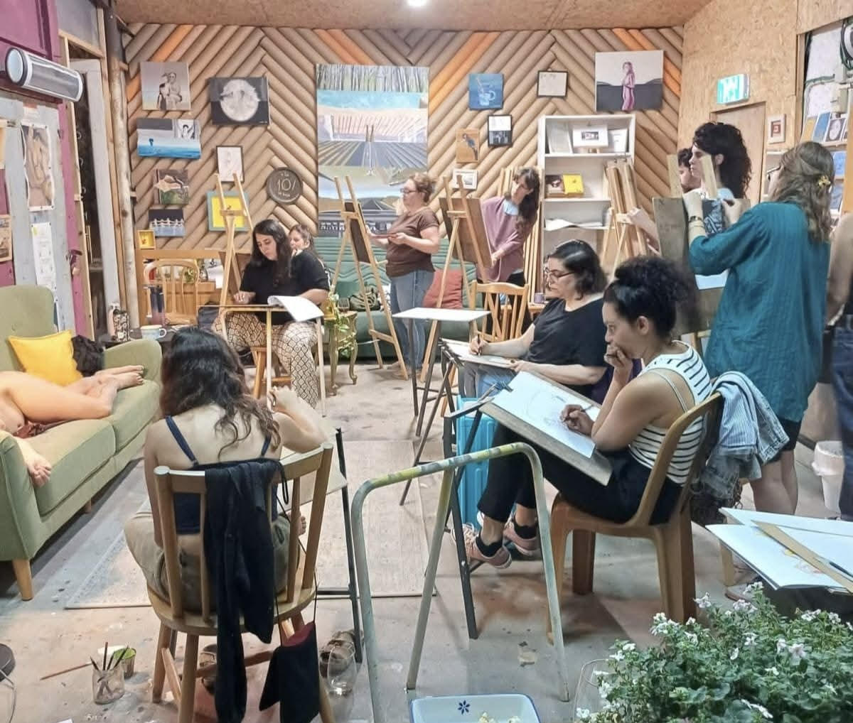 Nude-model-drawing-evening-hosted-by-painter-Eilat-Rosenberg-Photography-Eilat-Rosenberg Home