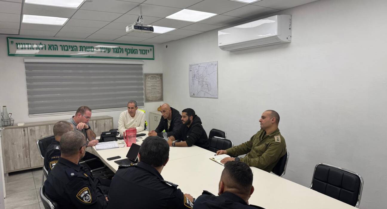 מחזקים את הביטחון בחדרה: מפקד תחנת משטרת חדרה נפגש עם גורמי הביטחון העירוניים