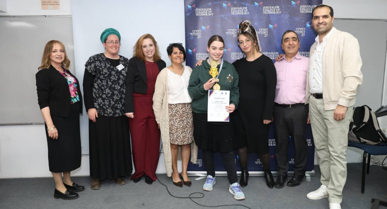 A student from Pardes Hanna won second place in the National Olympiad.